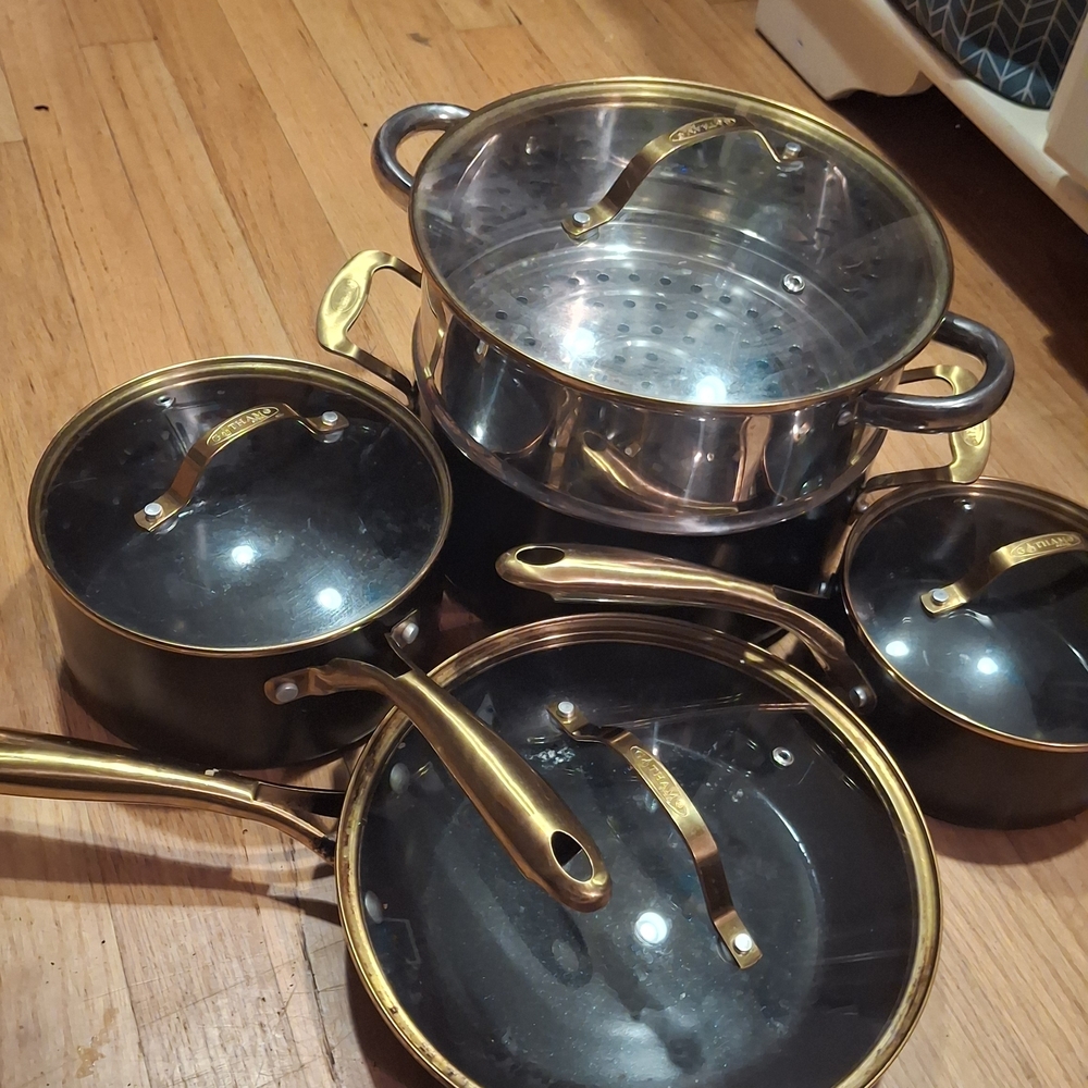 Elegant Black and Gold Cookware Set